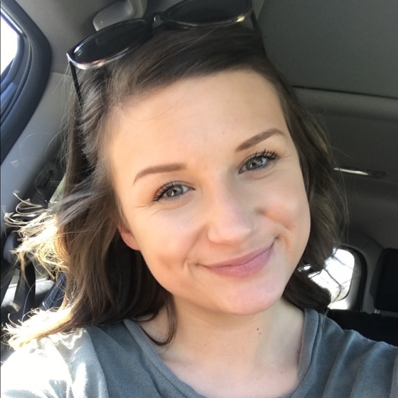 Meet your Posher, Jena - Picture 1 of 1